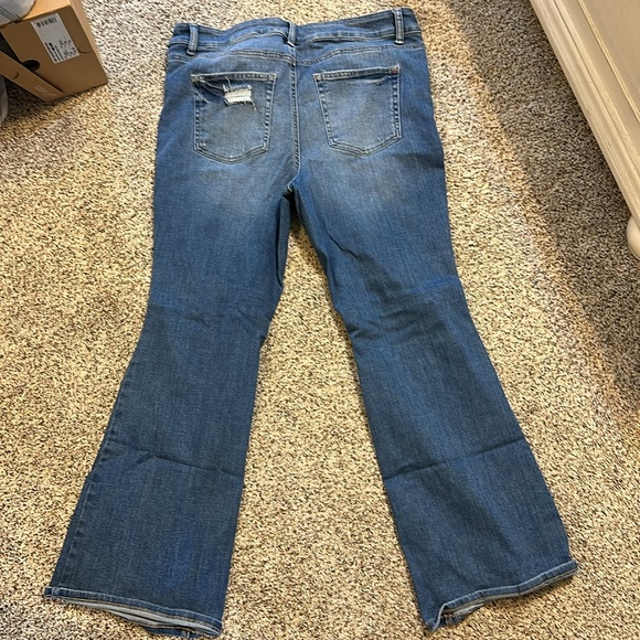 Maurice’s edgely New without tags 18 short flare - Picture 2 of 4